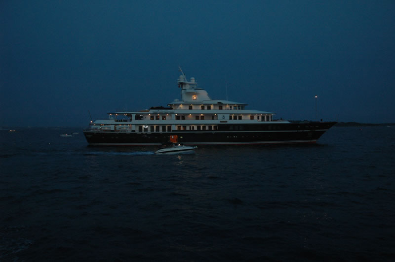 Bateaux: FEUX au mouillage (9)